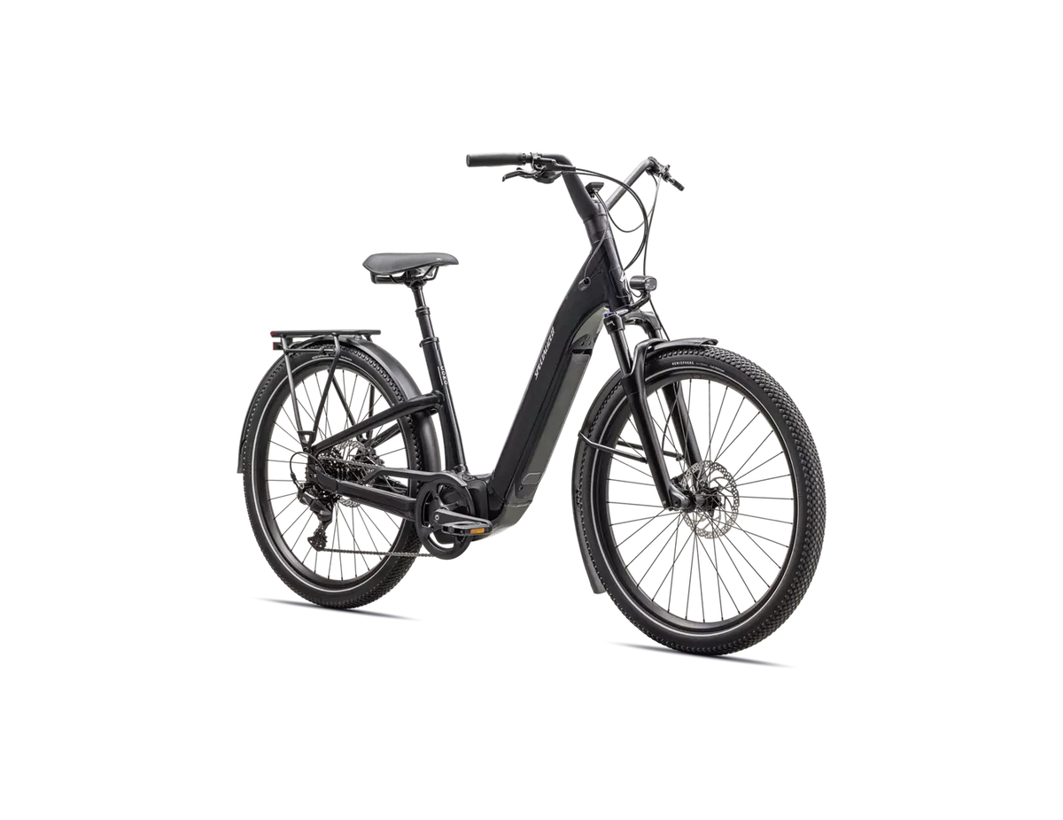 Musta Specialized Como 4.0 -sähköpyörä profiilinäkymä kantokorilla