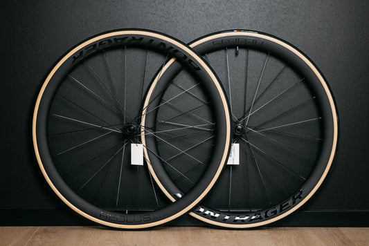 Bontrager Aeolus Pro 37 TLR Disc Kiekkosetti