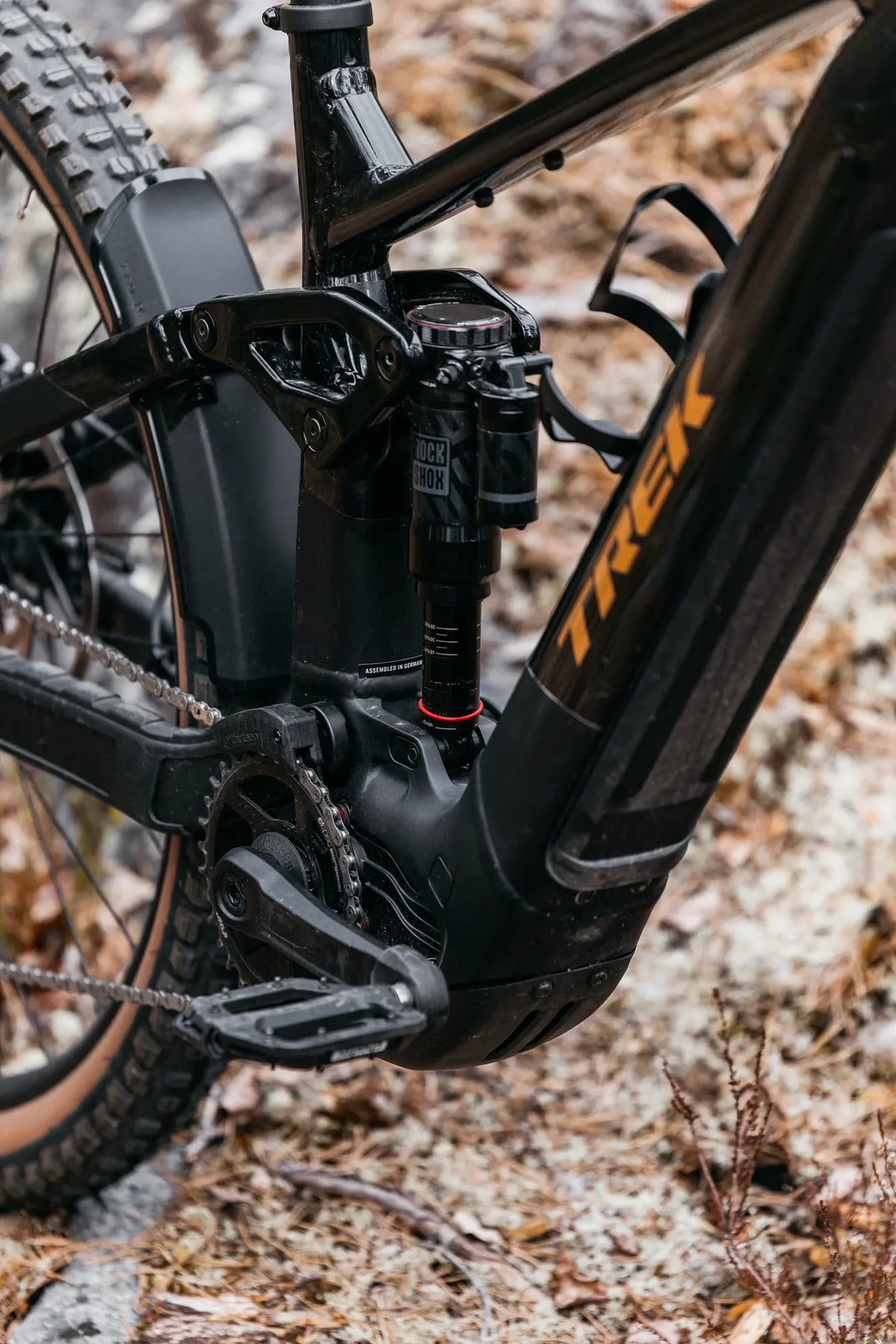 Bosch-akku ja RockShox-takavaimennin Trek Rail+ 8 lähikuva