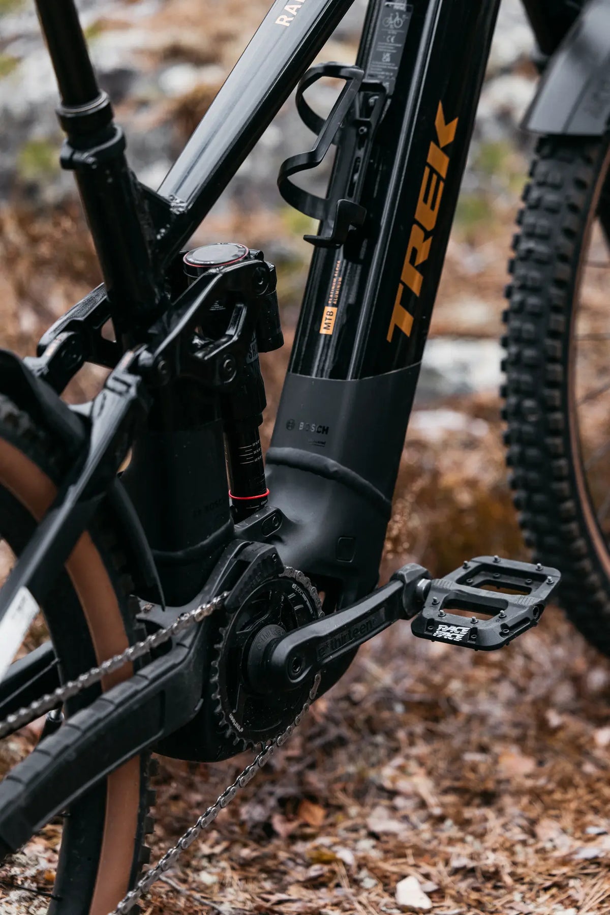SRAM-jalat ja Bosch-moottori Trek Rail+ 8 sähköpyörässä