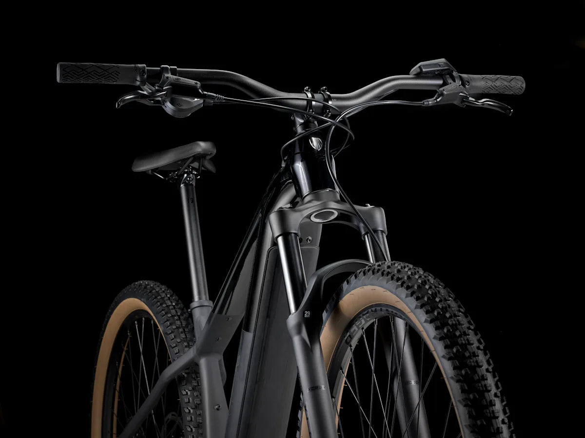 Trek Powerfly+ 4 800wh sähkömaastopyörä edestä ohjaamo