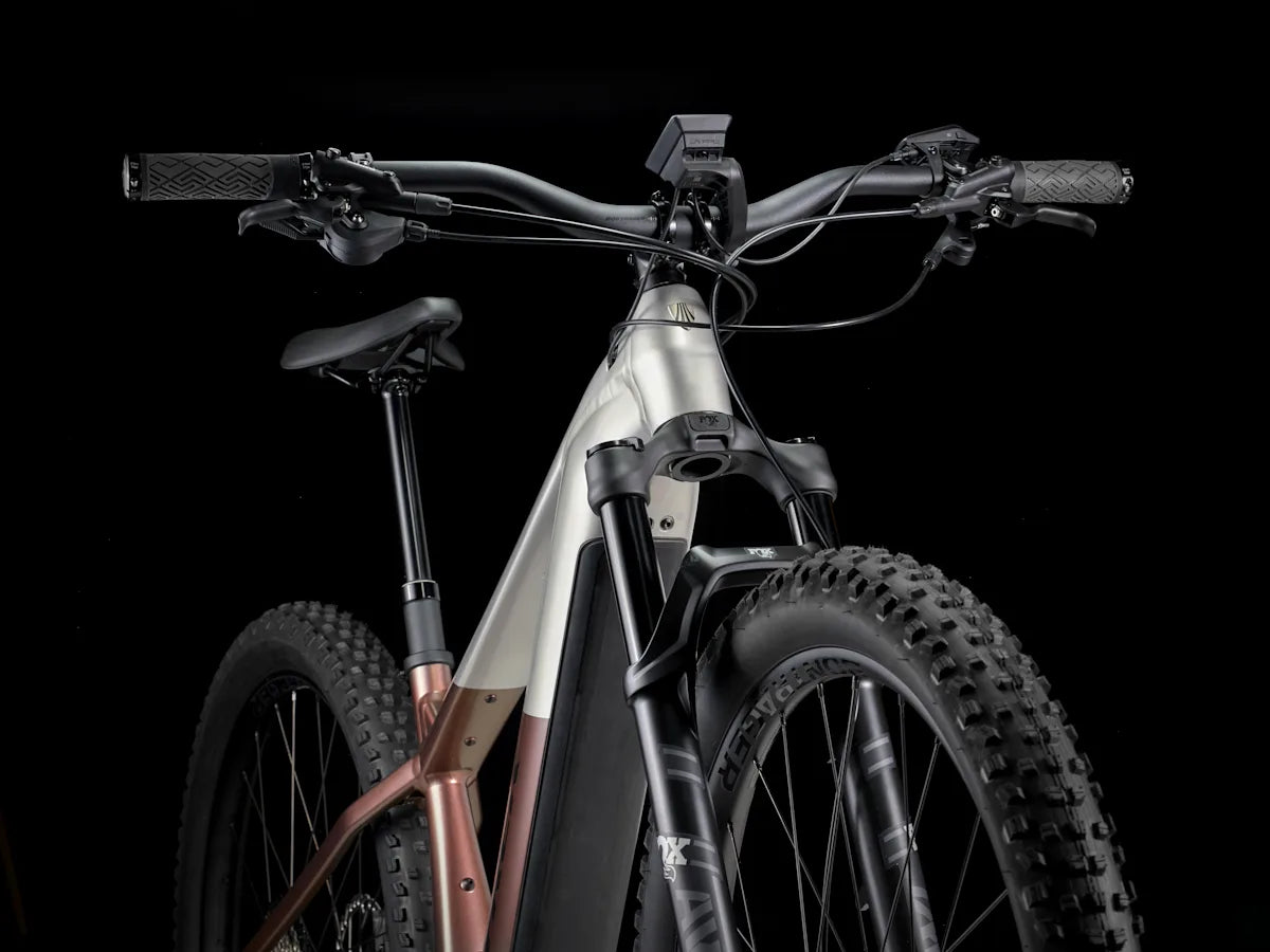 Trek Powerfly+ 8 800wh sähkömaastopyörä ohjaamo edestä